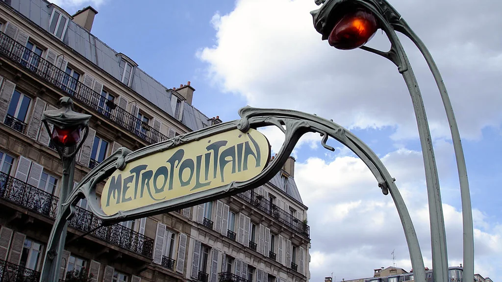 Ingresso di una stazione della metropolitana di Roma