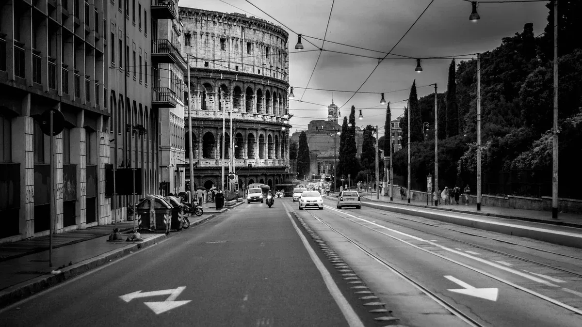 Come scegliere tra camminare e prendere i mezzi nel centro di Roma